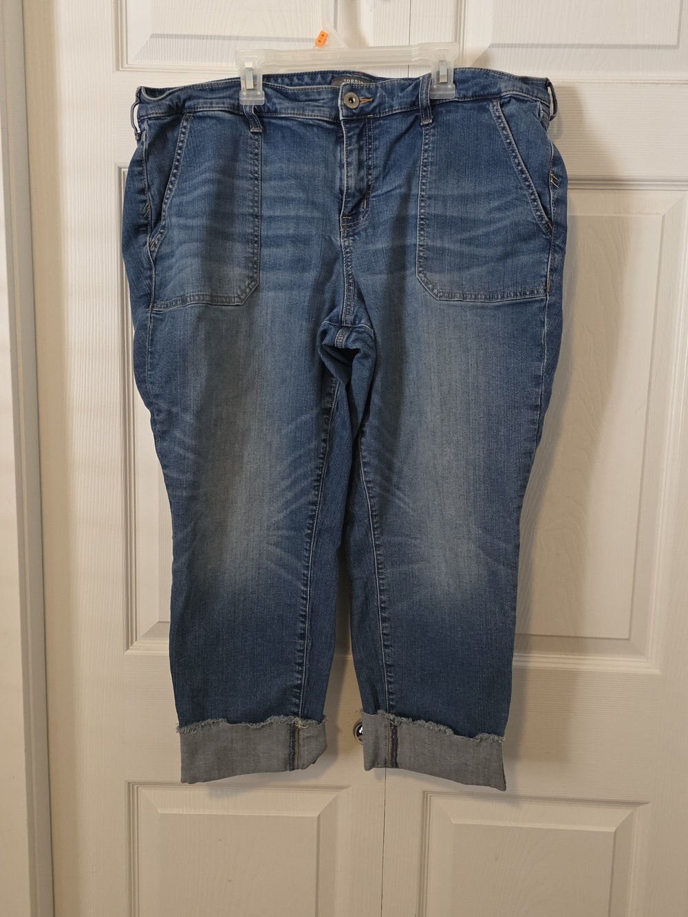torrid faded blue ankle crop jeans